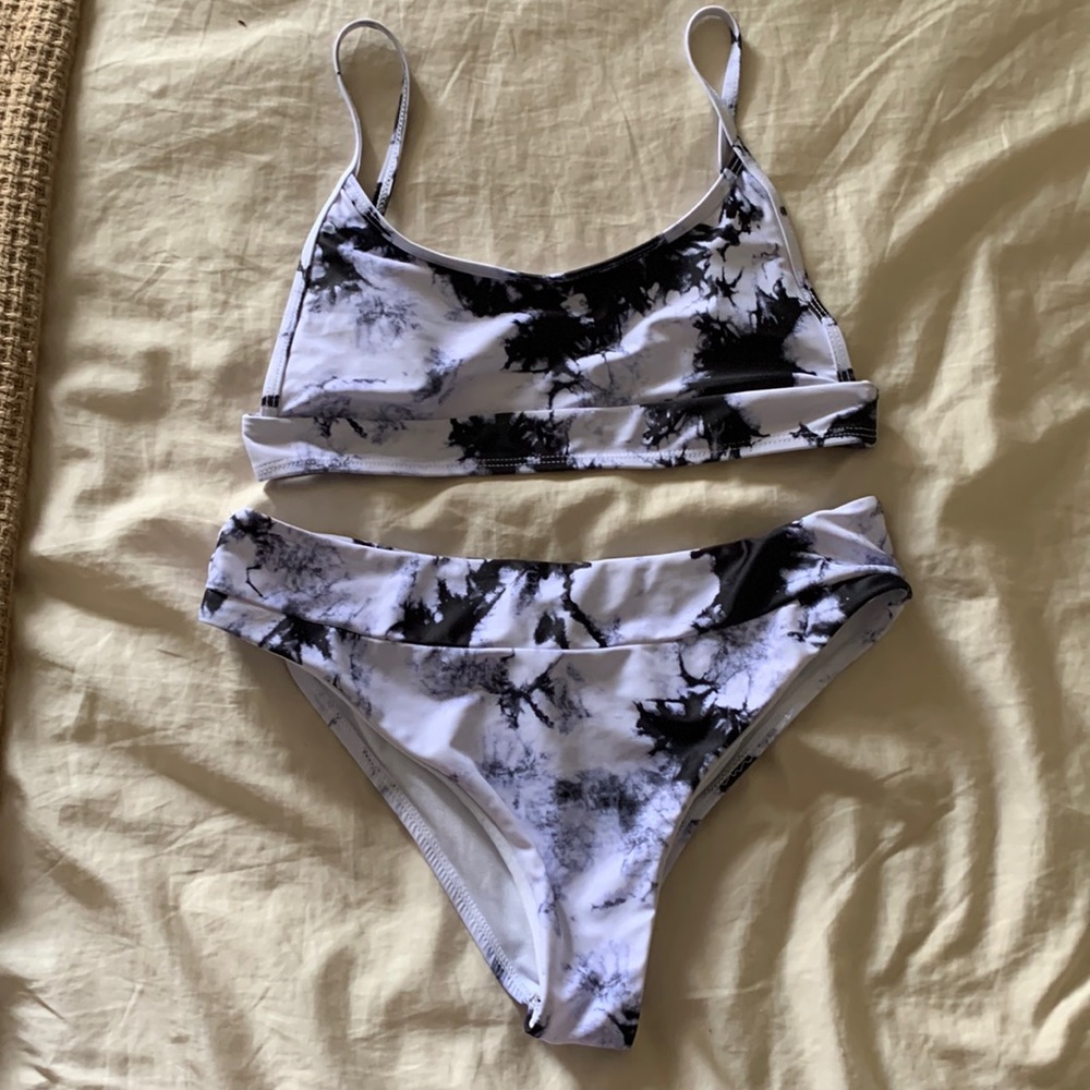 Black and white marble print bikini in size medium